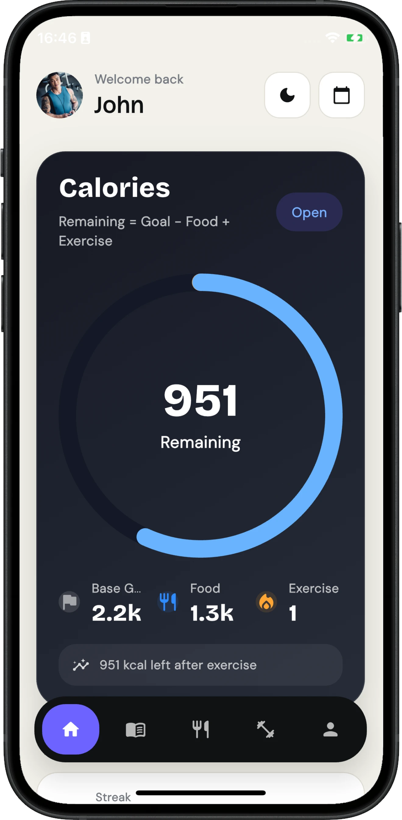 Trainerrr Home screen showing the current workout plan, weekly activity, calories, and training notes